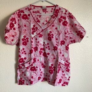 Scrub top - flower pattern
